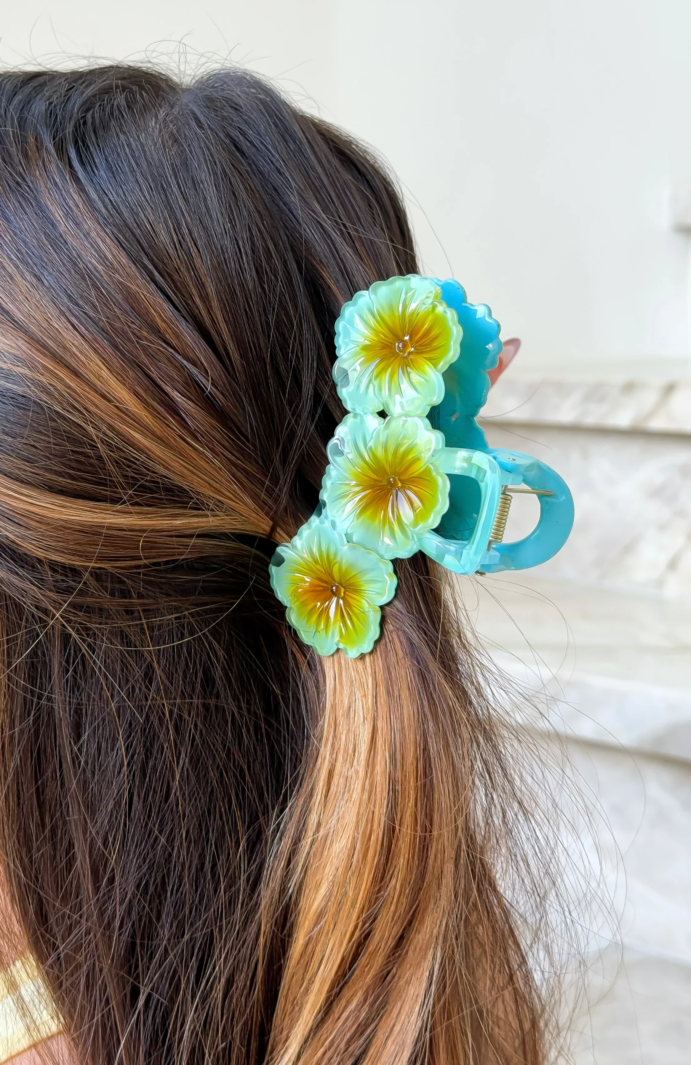 Chantria Hair Clip Blue - Image 4