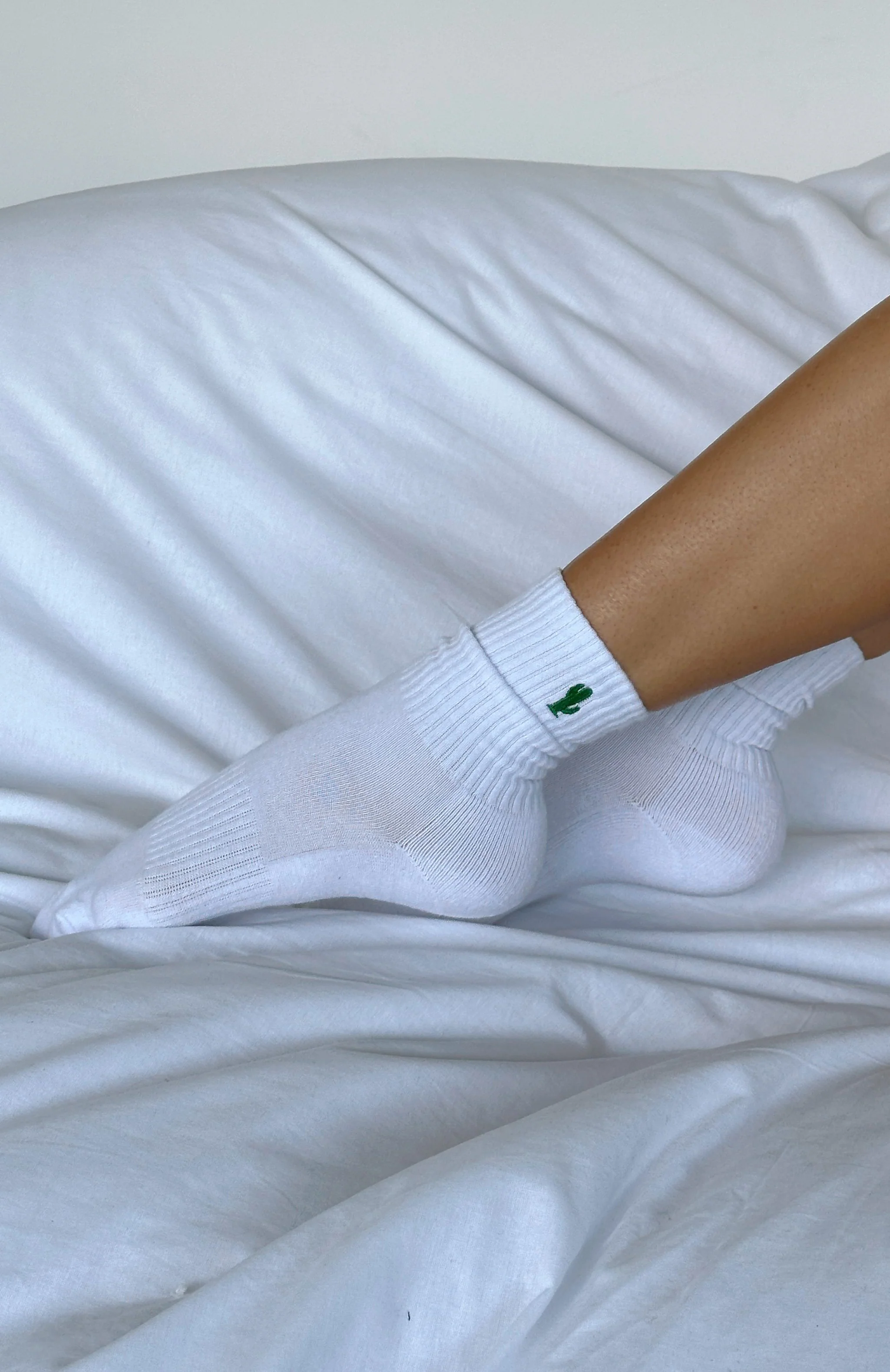 Oh So Comfy Socks White - Image 4