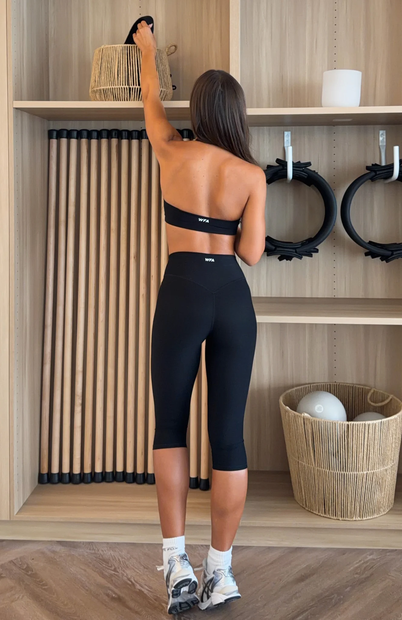 Powerhouse Capri Black - Image 8